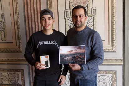 Acto de la entrega del premio del concurso fotográfico.