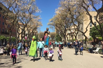 Imagen del desfile por la Rambla Nova.