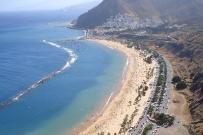 Els fets es van produir a la platja de Las Teresitas, a Santa Cruz de Tenerife.