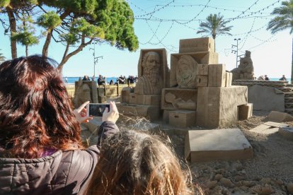 El pessebre de sorra, a la Pineda.