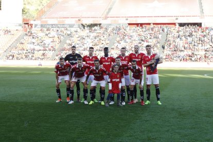 Els onze jugadors que van saltar a la gespa aquest dissabte al Nou Estadi contra el Granada.