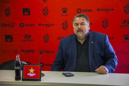 Clifton Onolfo en una rueda de prensa en las instalaciones del CF Reus Deportiu.