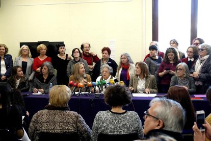 Imagen de la rueda de prensa de presentación de las movilitzacions programadas contra Vox.