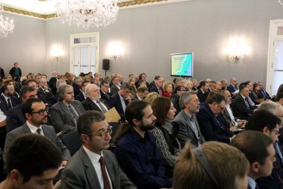 Pla general dels assistents a la Taula Estratègica del Corredor Mediterrani al Palau de Pedralbes.