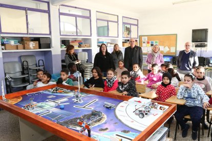 El conseller de Educació, Josep Bargalló, visitó ayer la Escola Marià Fortuny y el Institut Baix Camp.