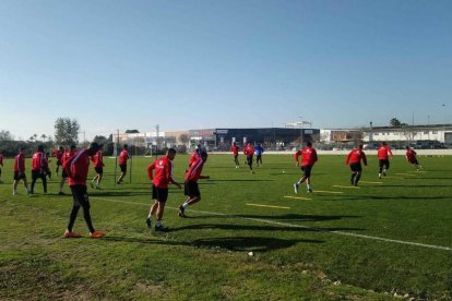 Los jugadores han saltado a entrenar a las 11 horas.