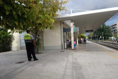 La estación de Salou, ayer. La terraza de la zona de bar se instalaba en esta zona del andén.