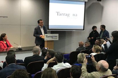 José Luis Martín durant el seu acte de precampanya a la Cambra de Comerç de Tarragona.