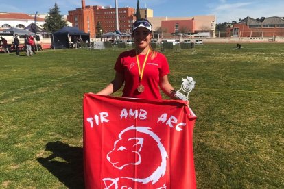 Èlia Canales, arquera del Club de Tir amb Arc Constantí.