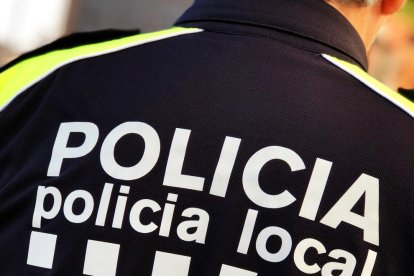 Los agentes lo detuvieron a