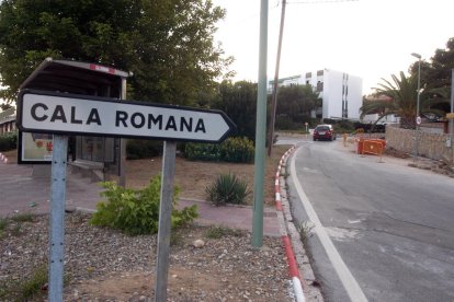 Els veïns de Cala Romana confiaven que el canvi de les canonades es faria al llarg d'aquest hivern.