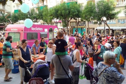 La PlayTruck de Tecletes en una festa a la plaça Verdaguer.