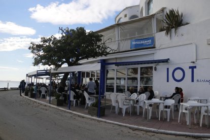 Plano general de la fachada de Iot y del Tòful de la playa Llarga de Tarragona.