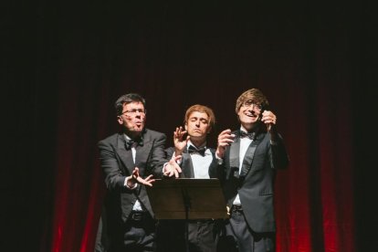 Miquel Cobos, Ezequiel Casamada y Albert Mora llevarán al escenario la obra 'Tenors'.