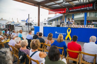 Imagen del acto de la presentación del libro 'Ho tornarem a fer', de Jordi Cuixart, en el Moll de Pescadors.