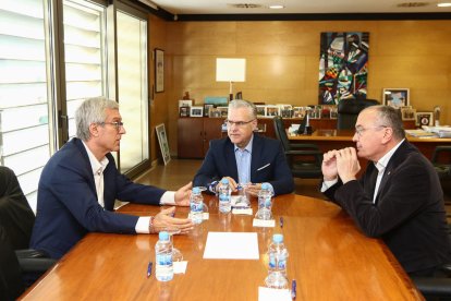 Josep Fèlix Ballesteros, Pere Granados i Carles Pellicer durant la reunió.