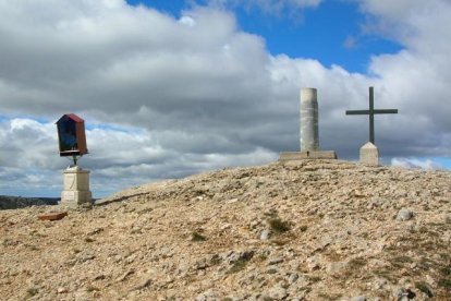 La cima de la Roca Corbatera, en la cordillera del Montsant.