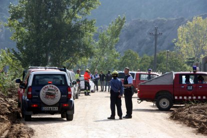 Els vehicles i efectius del dispositiu de rescat, a Vilaverd.