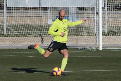 Mikel en un entrenament amb el Nàstic