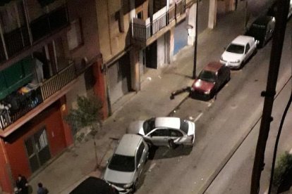 Imatge dels vehicles afectats, inclòs el del conductor begut