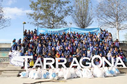 Imagen de los participantes en la jornada 'Clean Up Day'.