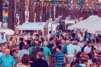 El Nomad Festival arriba a Salou carregat de música, 'foodtrucks' i un mercat.