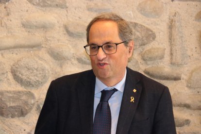 Primer pla del president de la Generalitat, Quim Torra, durant la seva visita a Bescanó.