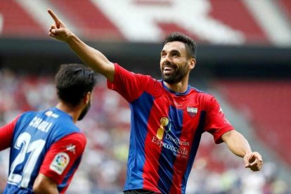 Enric Gallego celebra un gol amb l'Extremadura aquesta temporada, dels catorze que ha marcat.