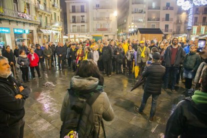 Prop de 300 persones van concentrar-se ahir al Mercadal.