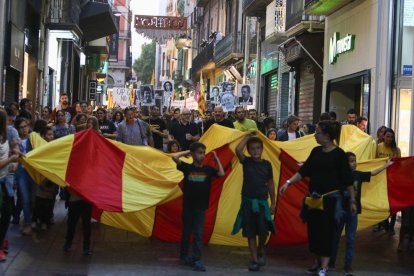 Durante el recorrido se han oído gritos de «Esquerra y Convergència, se nos acaba la paciencia».