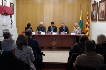 El homenaje se celebró en la sala de plenos del Ayuntamiento de Riudoms.