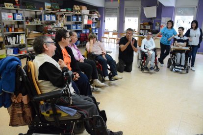 El taller s'ha dut a terme a a Residència de discapacitats físics de Sant Salvador.