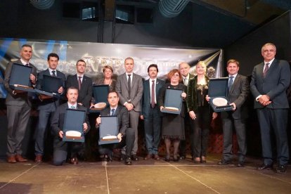 Fotografía de familia de los premiados de este año.