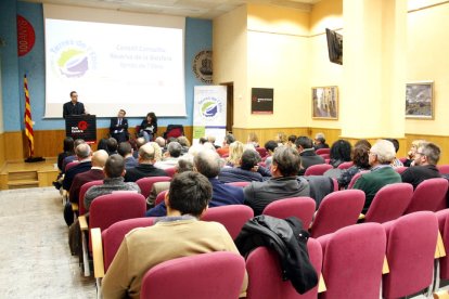 Plano general del Consejo Consultivo de la Reserva de la Bioesfera de las Tierras del Ebro que se ha reunido en la Cámara de Comercio de Tortosa.