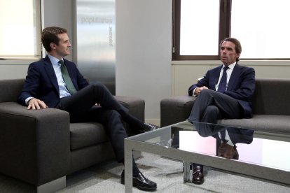 El president del PP, Pablo Casado i el president de la Fundació Faes, l'expresident, José Maria Aznar.