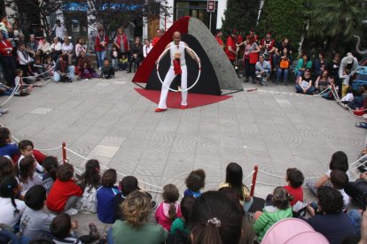 Pla general de l'espectacle d'Alvarito i Cia al Trapezi de Reus.