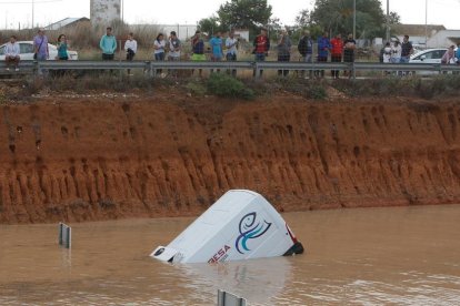 La gota fría deja cuatro víctimas mortales por las lluvias torrenciales.