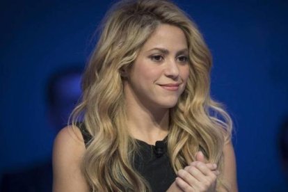 La cantante Shakira acusa la fiscalía de querer estropear su imagen.