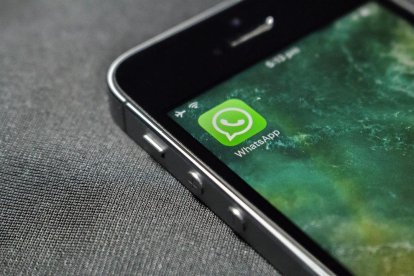 Whatsapp, propietat de Facebook, intenta limitar la possibilitat de propagar notícies falses.