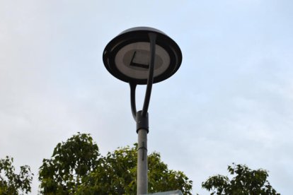 Imagen de las nuevas farolas led que se han instalado en Llorenç del Penedès.