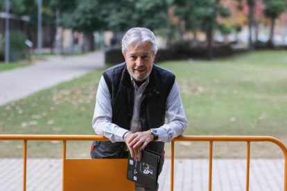 Albert Saludes, autors dels setanta retrats que es podran veure a l'exposició del Tinglado 1.