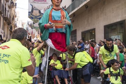 Imatge de la geganta Frida, durant les Festes de Santa Tecla del 2018.