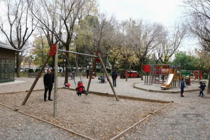 El parc Sant Jordi guanyarà un pentagronxador on podran jugar tots els infants.