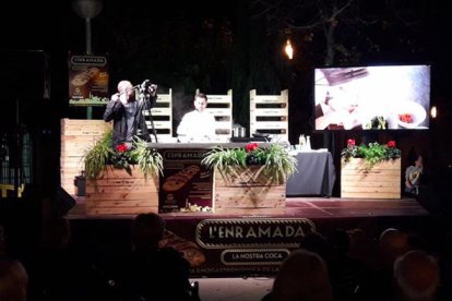 Imagen de un showcooking de la Muestra de la Enramada.