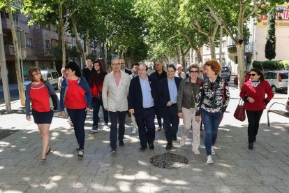 Miquel Iceta, en el centro, con Andreu Martín, durante su paso por la capital del Baix Camp, ayer.