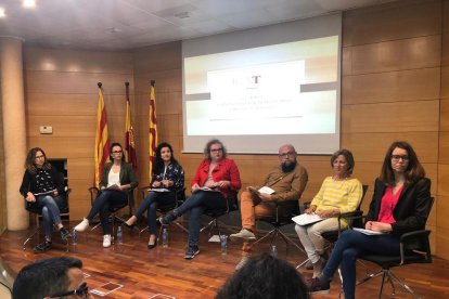 Imatge dels participants de les diferents formacions polítiques a l'ICAT.