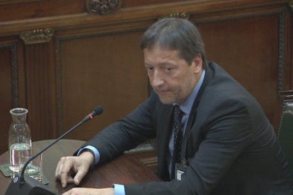 El director del gabinet jurídic de la Generalitat, Francesc Esteve, durant la seva declaració davant del Tribunal Suprem.