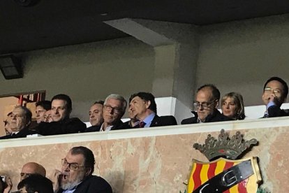 Josep Fèlix Ballesteros con Josep Maria Andreu y Javier Tebas en el palco del Nou Estadi.