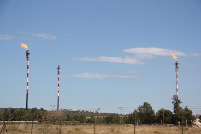 Torxes amb flama al polígon Nord de Tarragona.