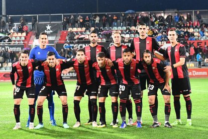 Imatge de l'onze inicial del Reus aquest dissabte contra l'Extremadura a l'Estadi Municipal.